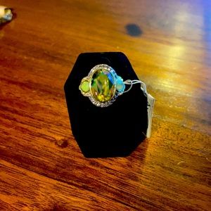 Gorgeous Sterling Silver Ring wt Swarovski crystal